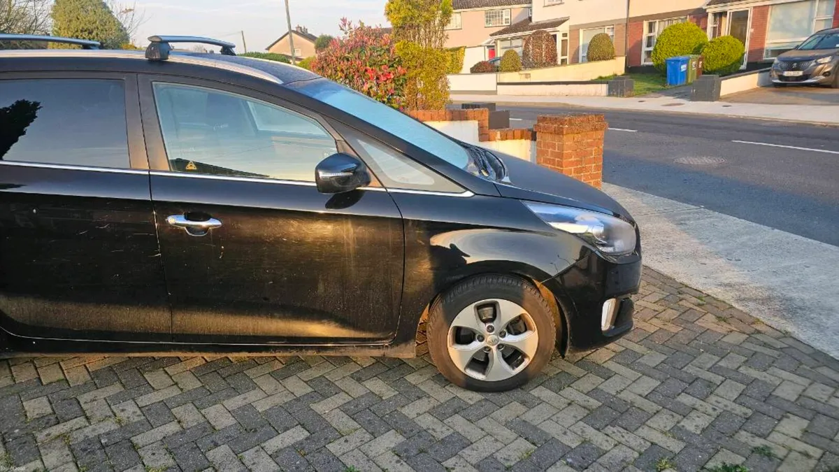 2016 Kia Carens 1.7 CRDi EX PE - Low Milage - Image 2