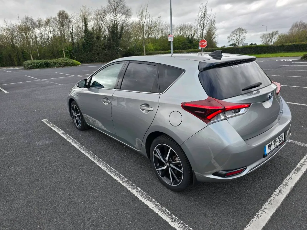 Toyota Auris Hybrid - Image 4