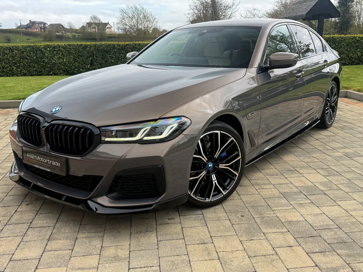 2022 BMW 530e M Sport Pro - Image 2