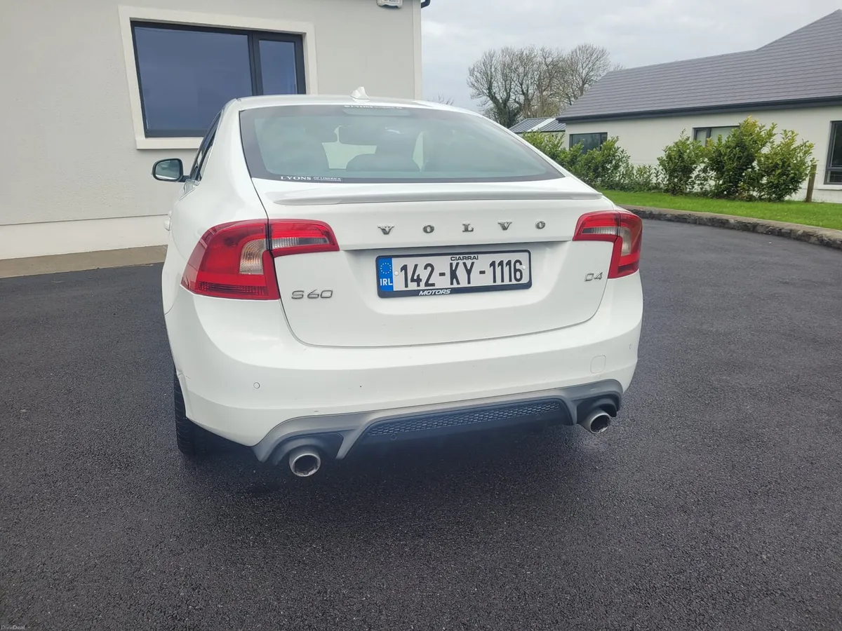 Volvo S60 R Design - Image 2