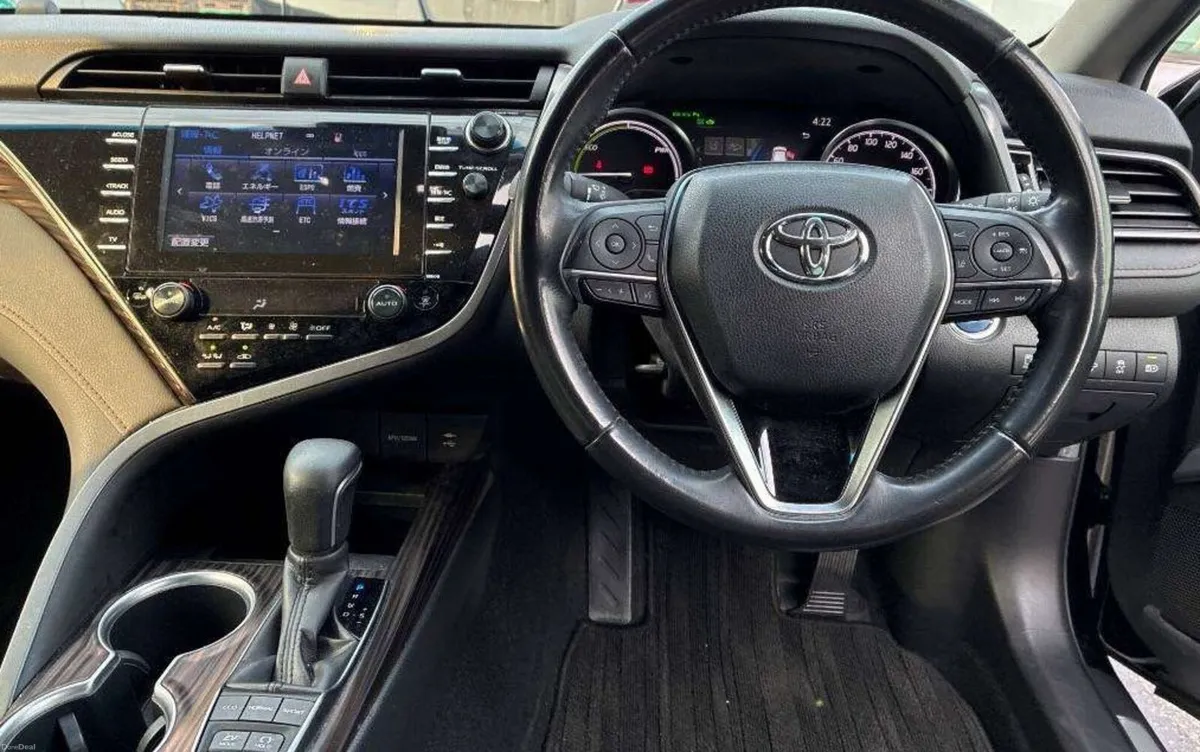 Toyota Camry Hybrid G - Full Leather - Image 3