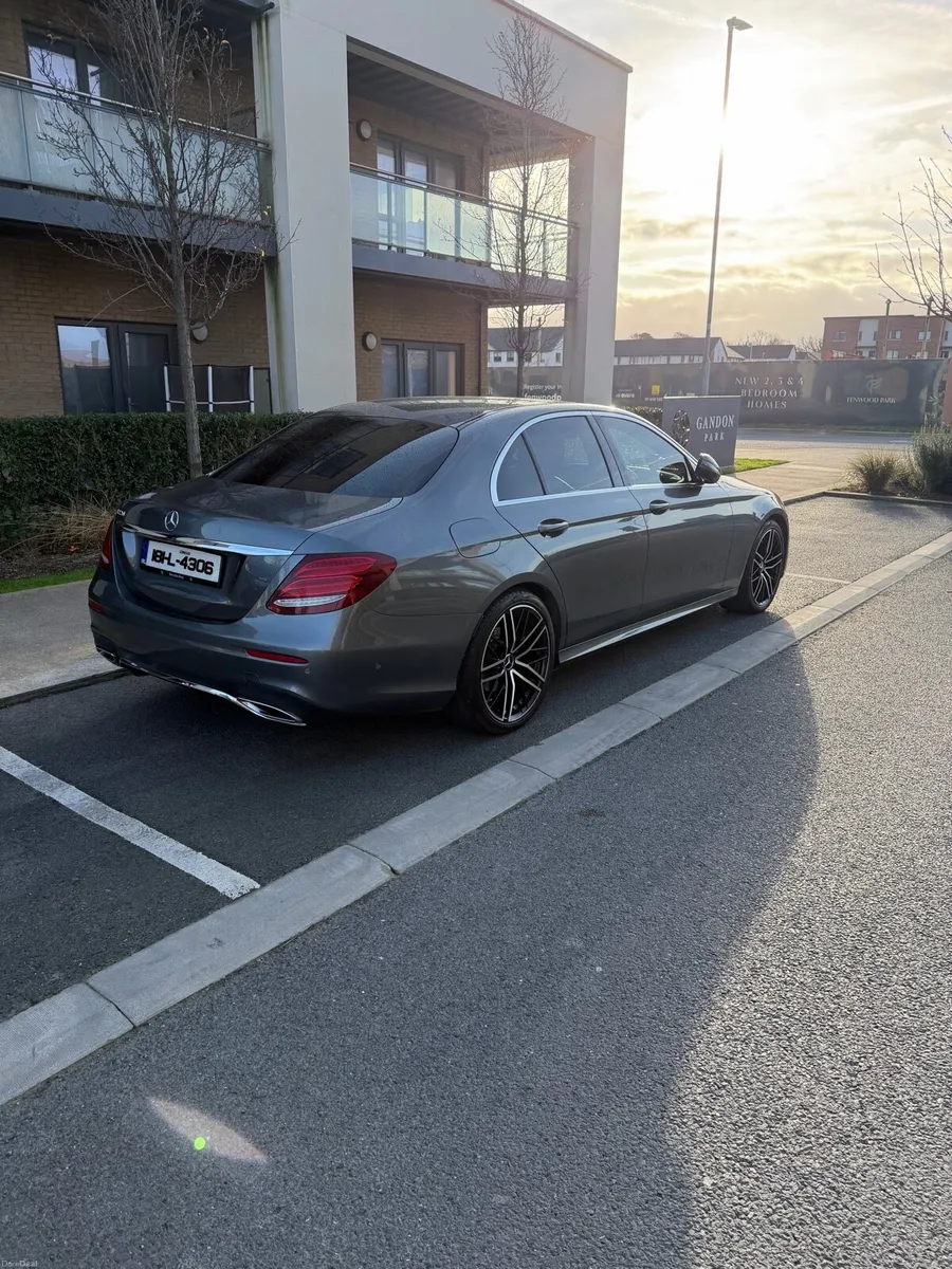 Mercedes-Benz E220d AMG Line 2018 - Image 2