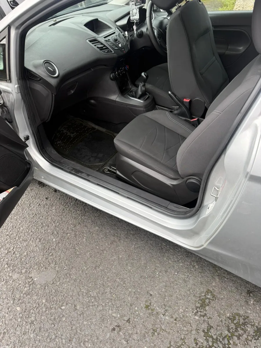 Ford Fiesta 131 - Image 3
