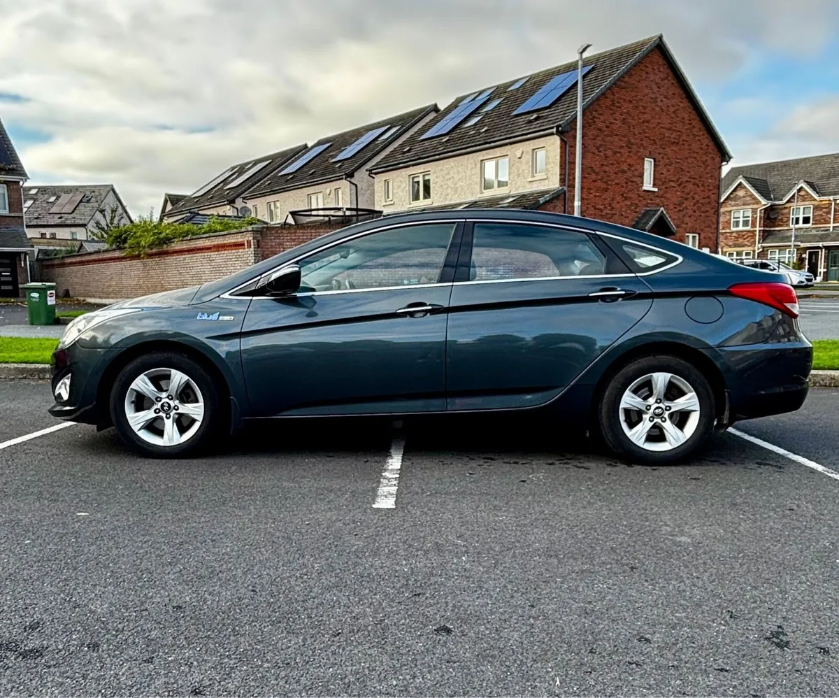Hyundai I40-NEW NCT&TAX - Image 2