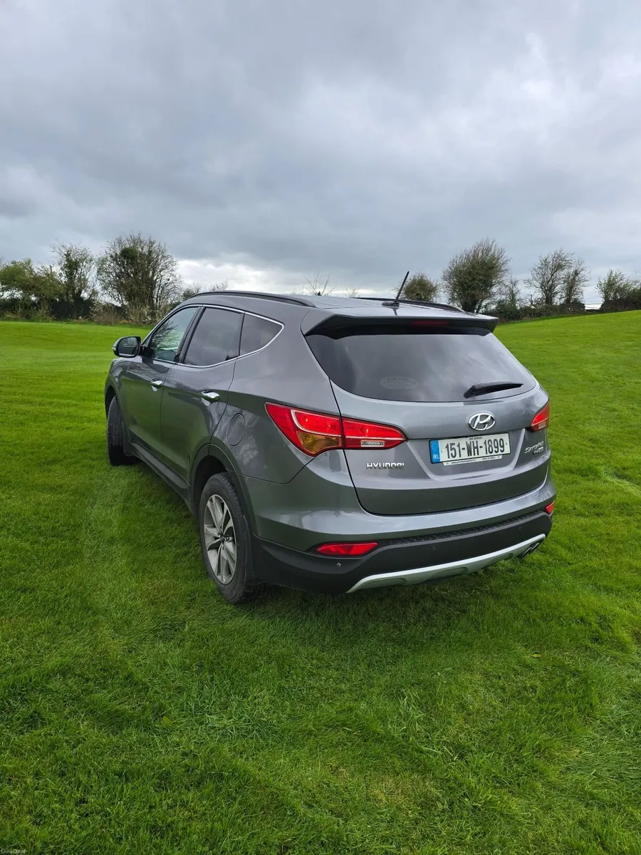 Hyundai Santa Fe 2015 - Image 2