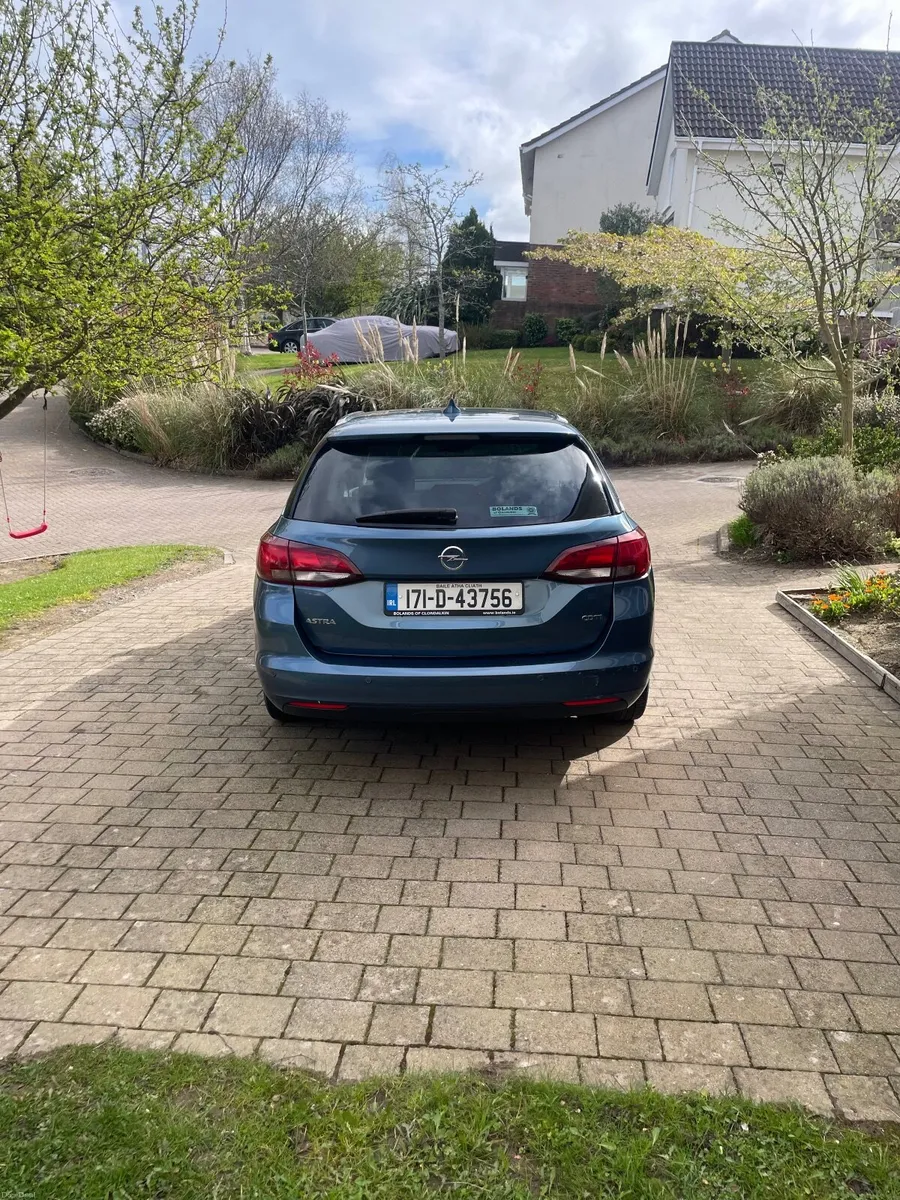 Opel Astra Elite-Estate-Automatic-Diesel-2017 - Image 4