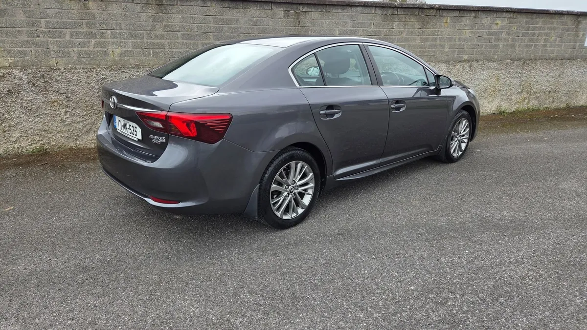 171 Toyota Avensis 2.0TD Luna -Low KMS- - Image 4