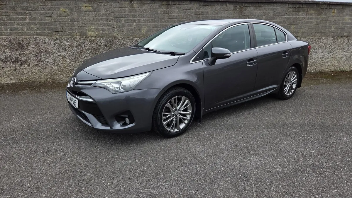 171 Toyota Avensis 2.0TD Luna -Low KMS- - Image 2