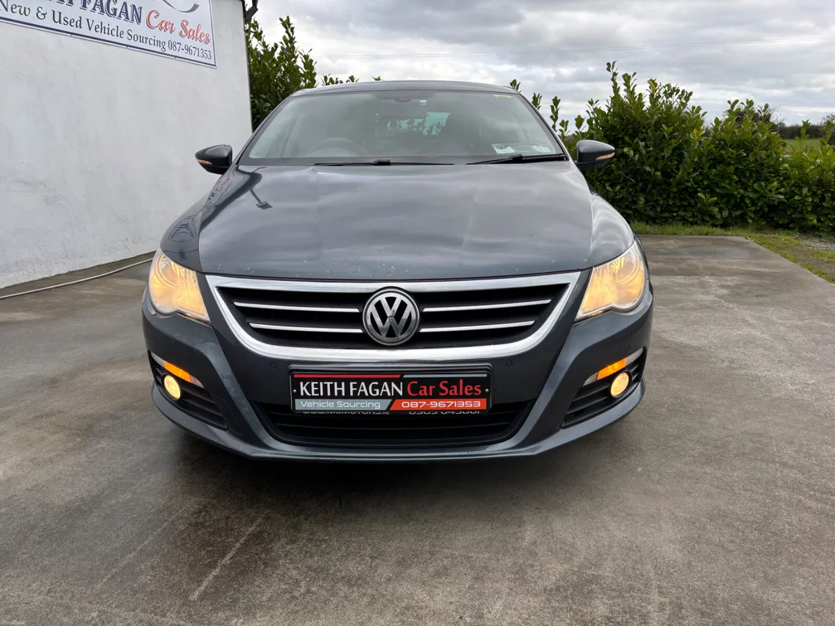 Volkswagen Passat 2011 - Image 2