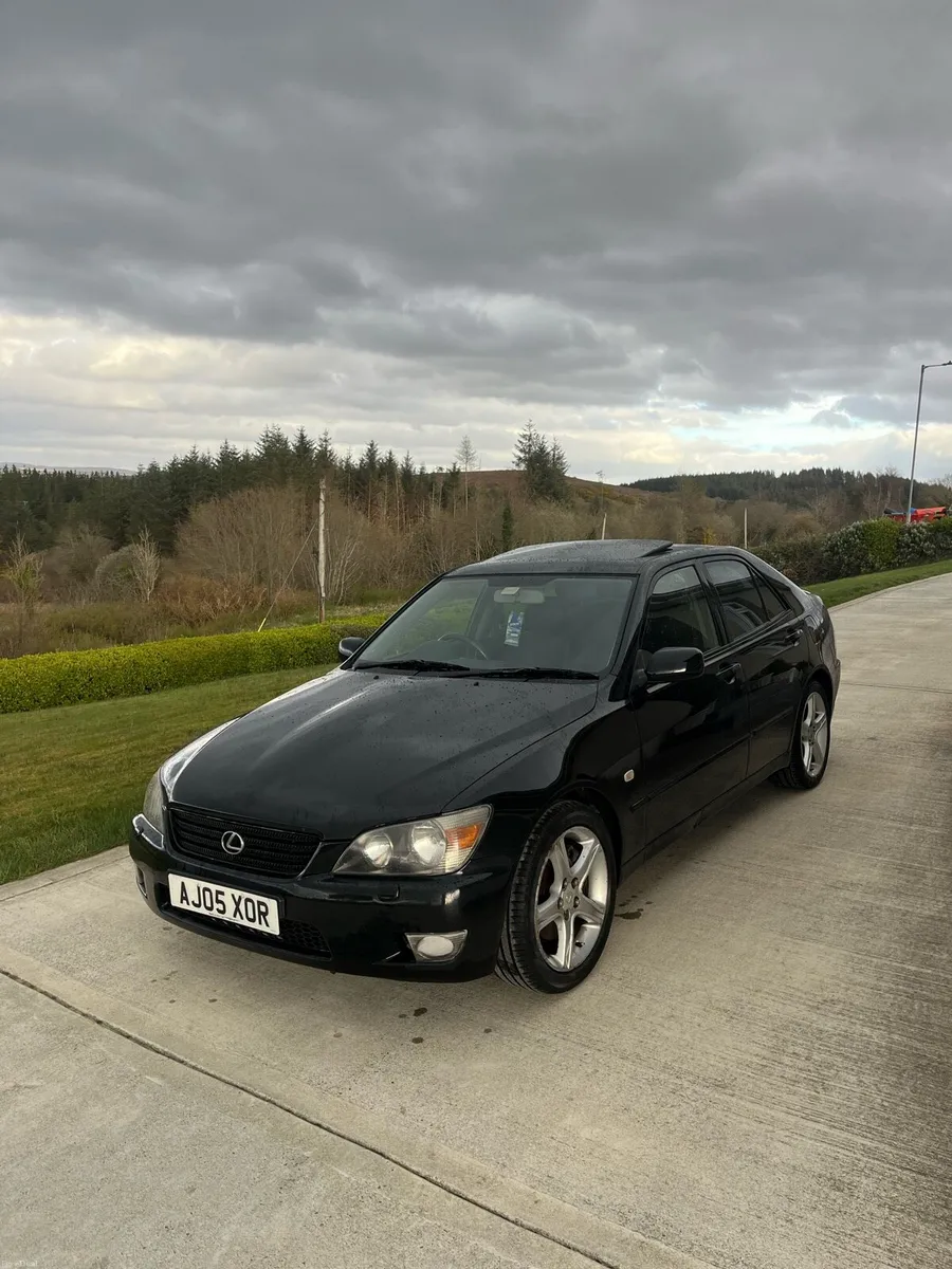 Lexus is200 sport 05 - Image 3