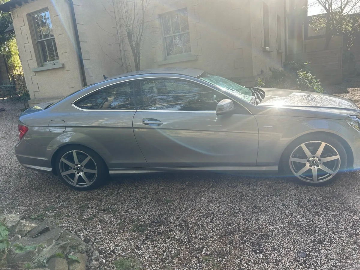 Mercedes c220 Coupe AMG pack - Image 4