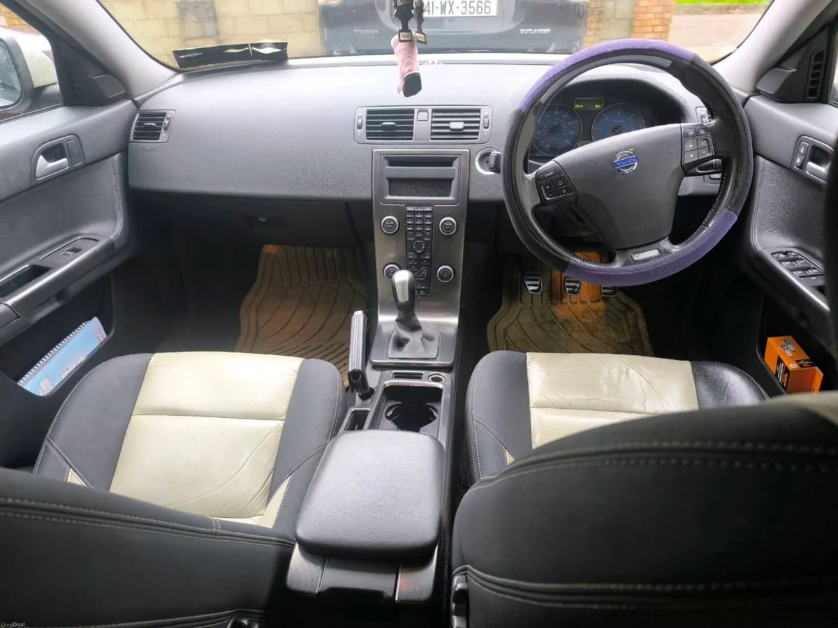 Volvo V50 R-Design - Image 3