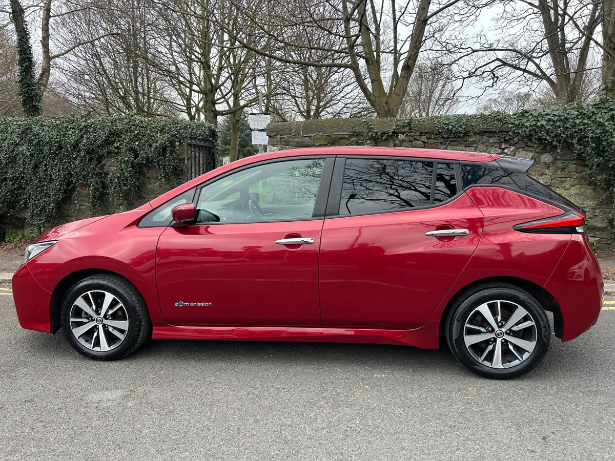 2019 NISSAN LEAF 40kw   SAT NAV PARKING CAMERA - Image 4