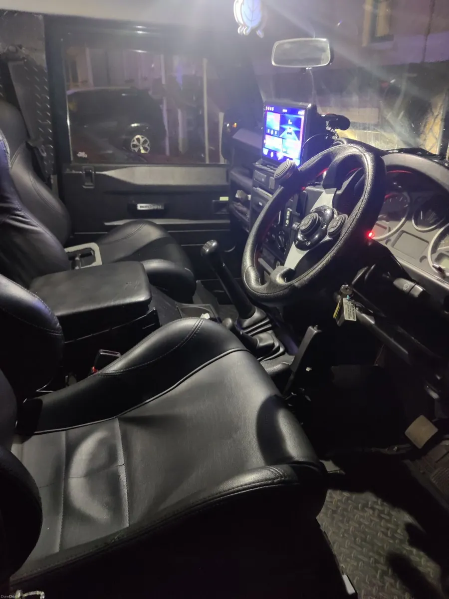 Land Rover Defender 2014 - Image 5