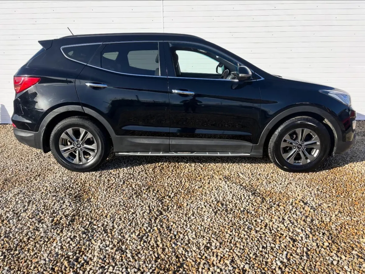 Hyundai Santa Fe 4WD EXECUTIVE 4DR - Image 2
