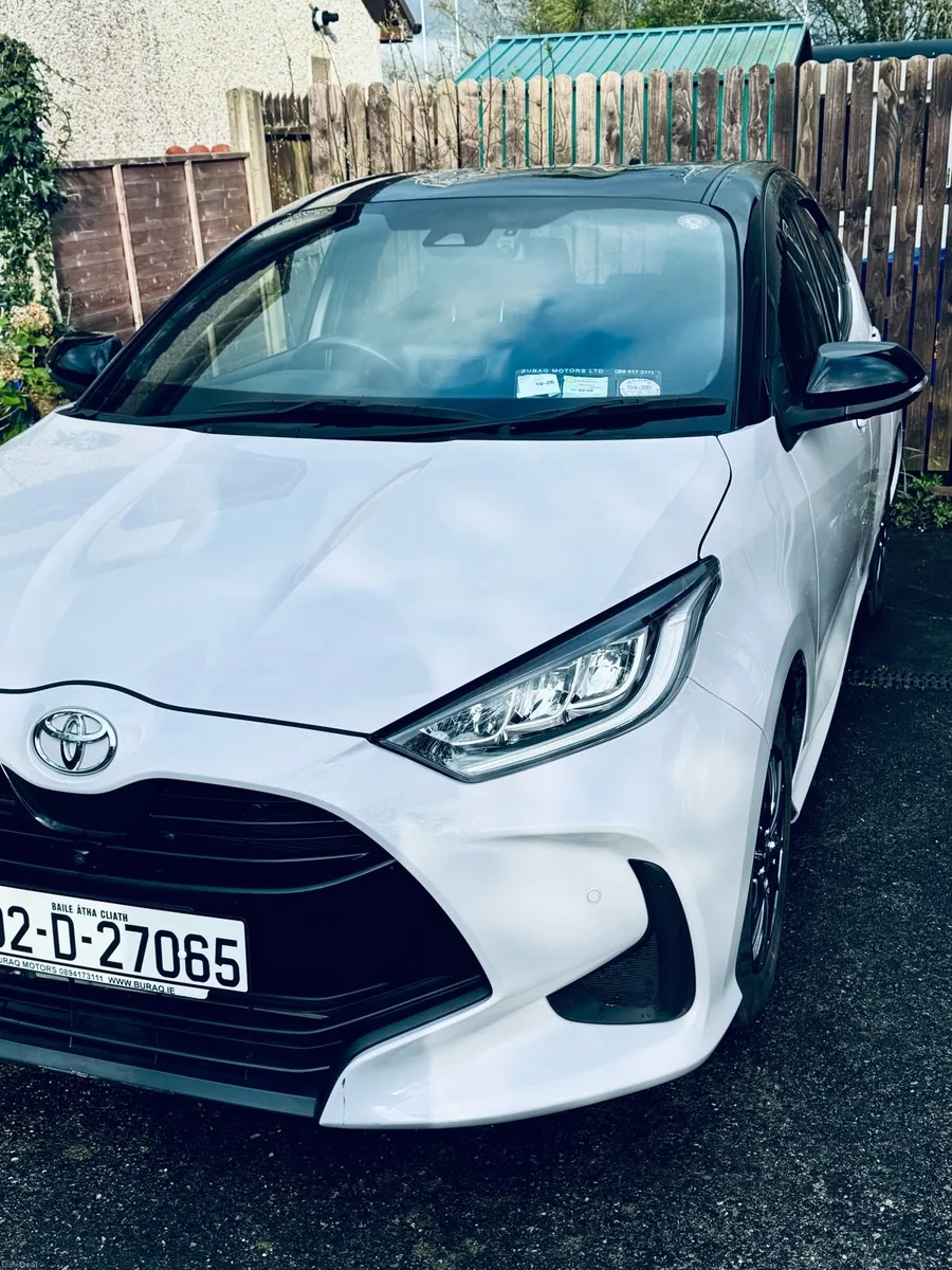 Toyota Yaris 1.5 Hybrid 2020 Beautiful Rare colour - Image 2