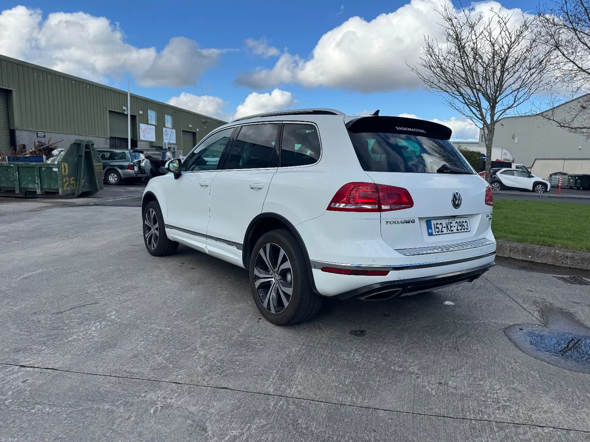 Volkswagen Touareg R-LINE 3.0TDI V6 262HP AWD 2015 - Image 3