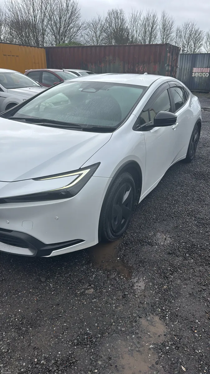 Toyota Prius 2023 - Image 4