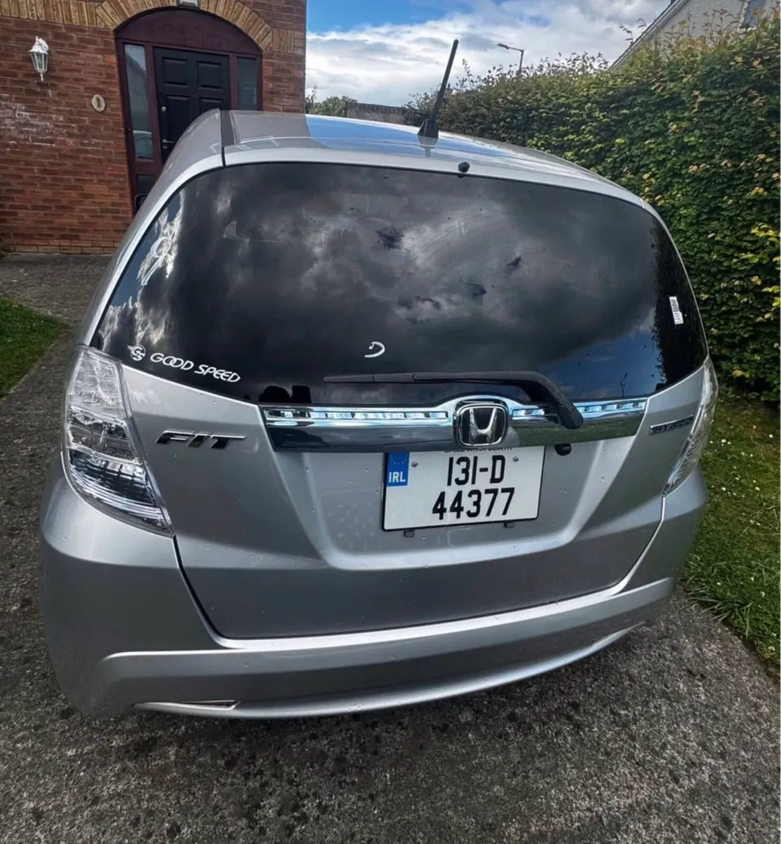 Honda Fit Hybrid / Low Mileage / NCT: June 2027 - Image 4