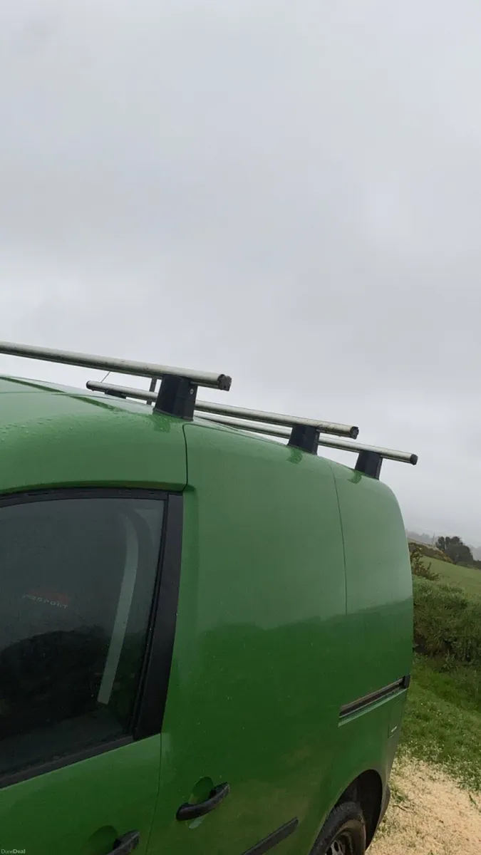 Volskwagen Caddy 2011 - Image 3