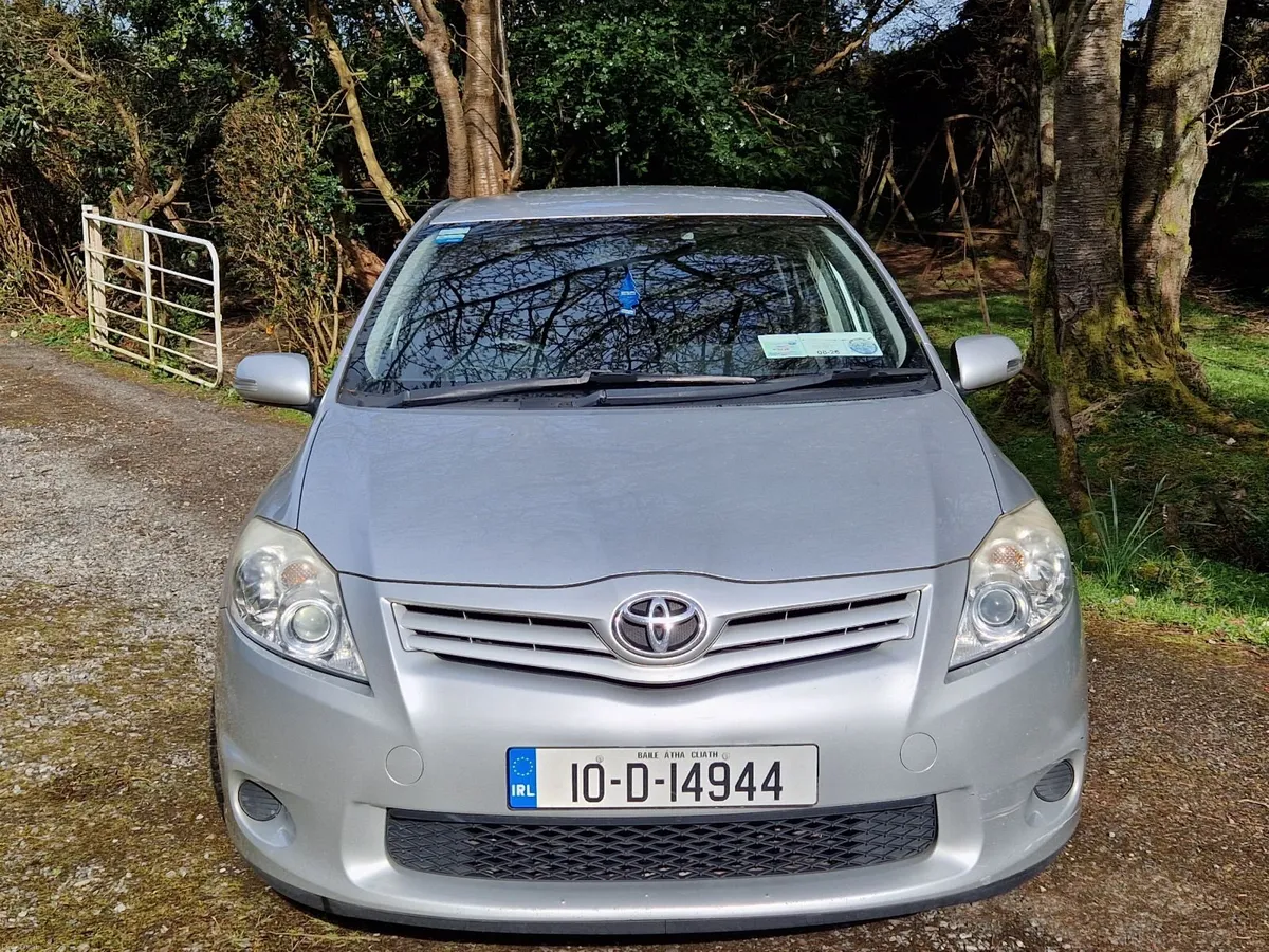 Toyota Auris 2010 - Image 4