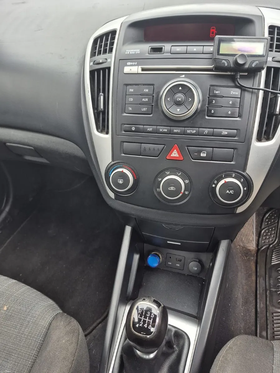 Kia Ceed 2011 - Image 3