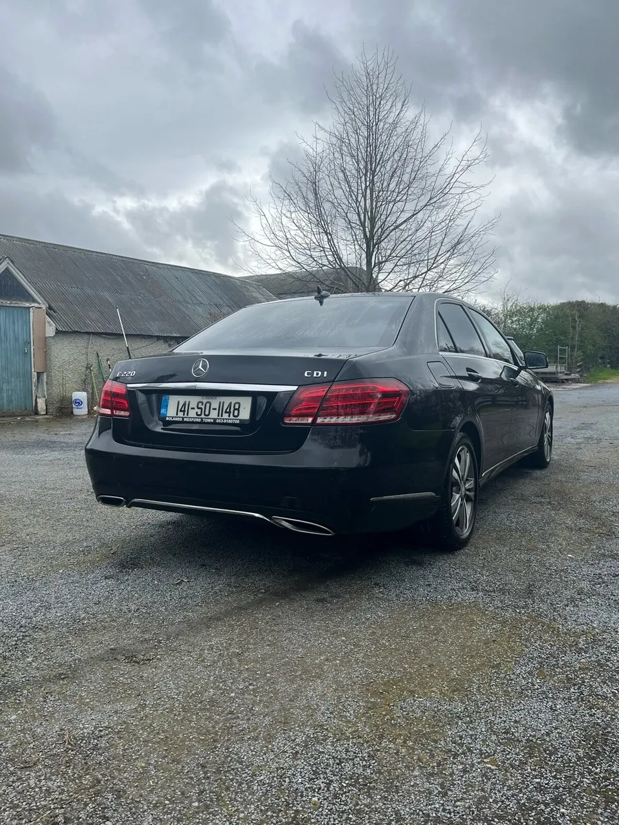 Mercedes E220 - Image 3