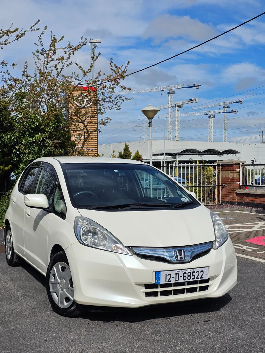 Honda Fit 2012 Hybrid - Image 4