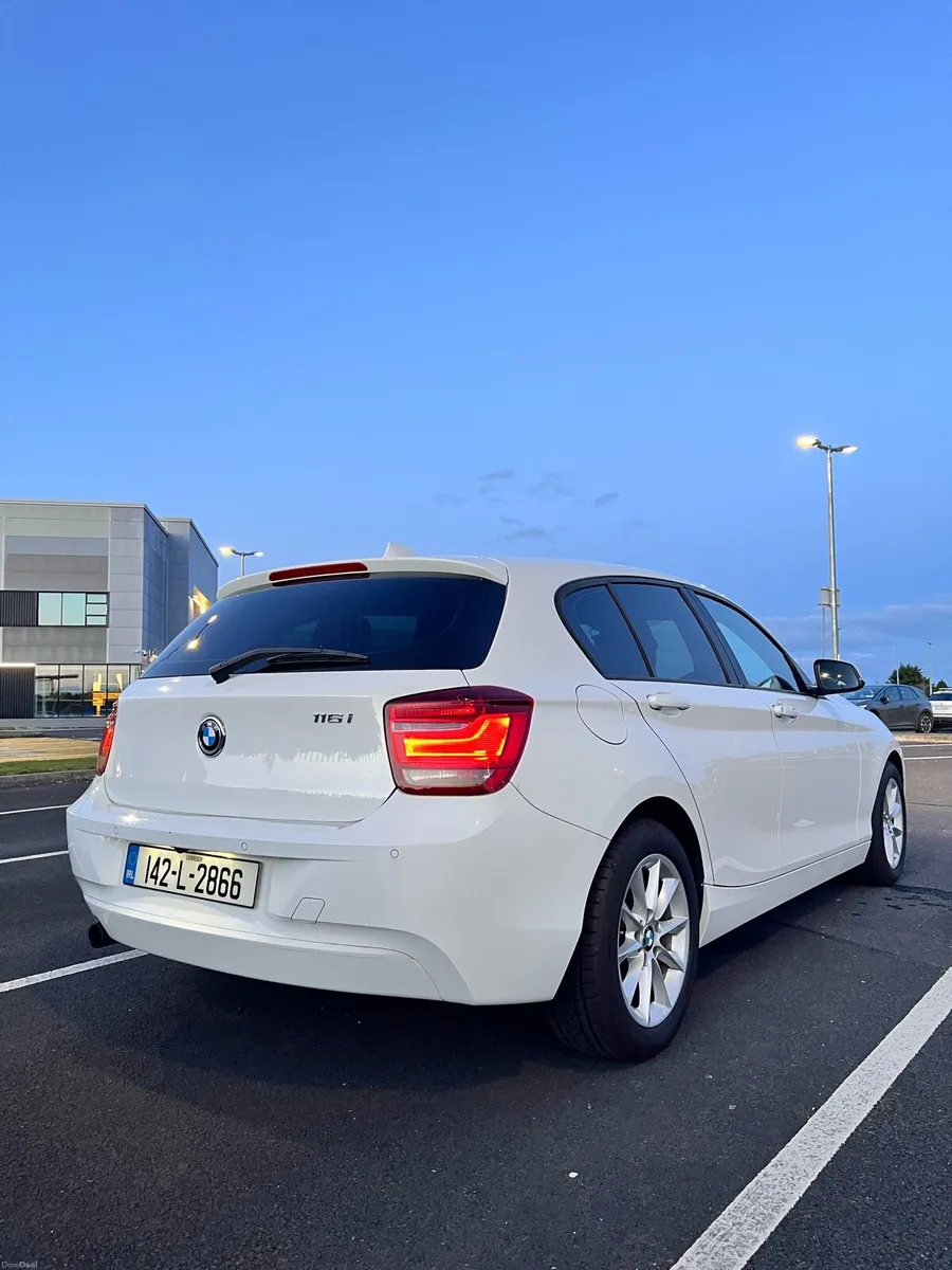 BMW 116i, Automatic, low mileage, cruise control - Image 4