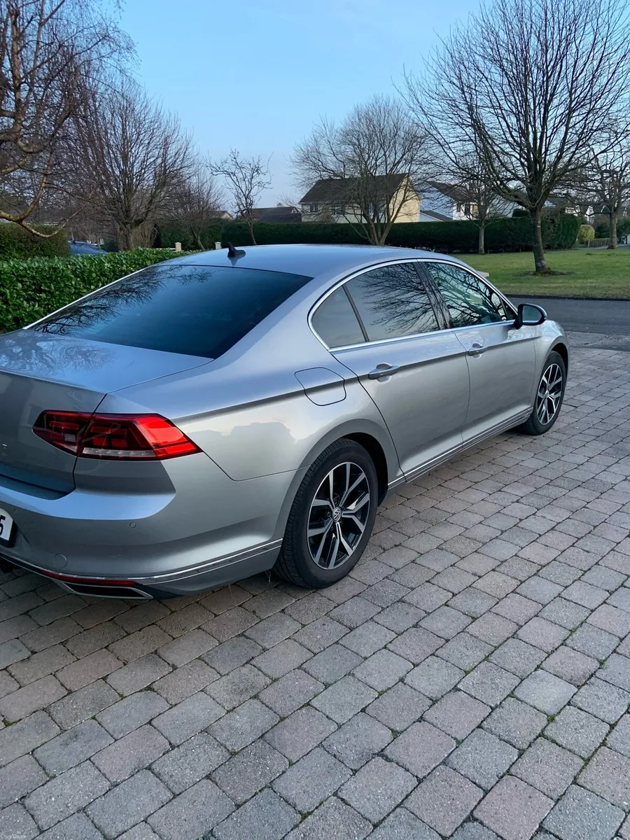 Volkswagen Passat Elegance 2.0TDI - Image 3