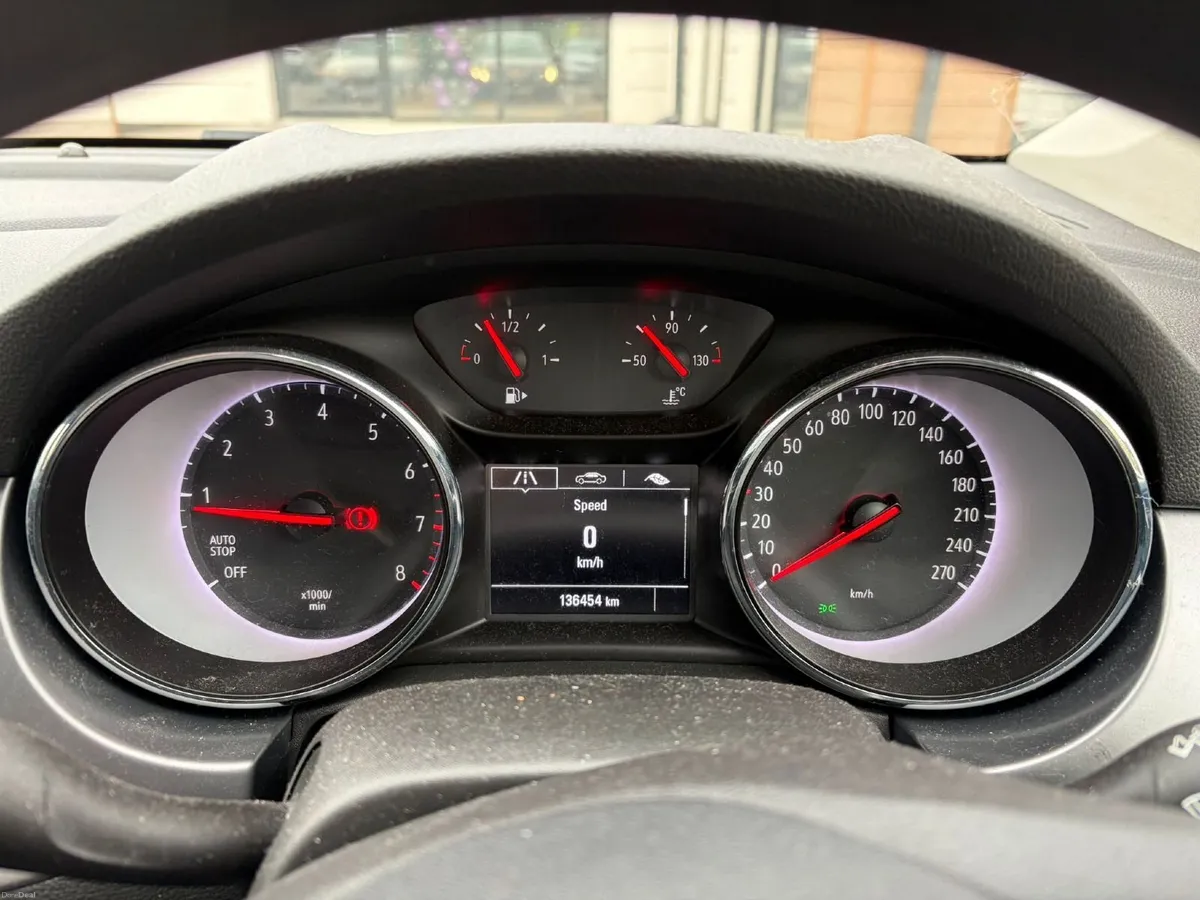 Opel Astra 2019 - Image 2