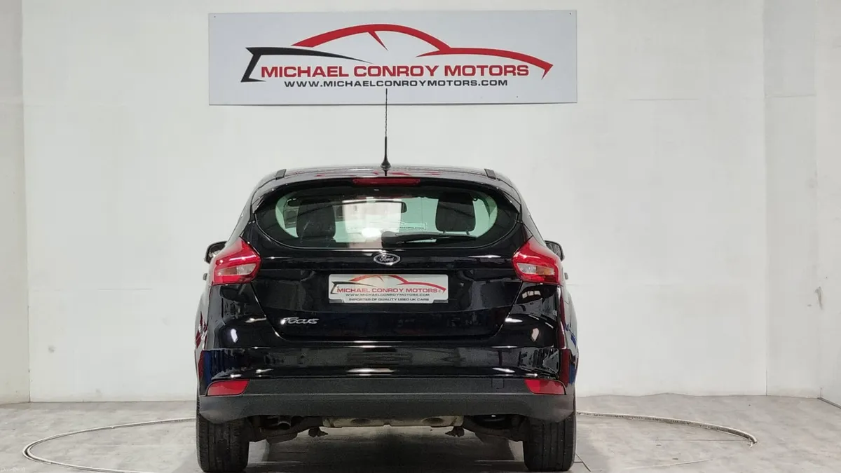 Ford Focus ZETEC - FINANCE AVAILABLE - Image 4