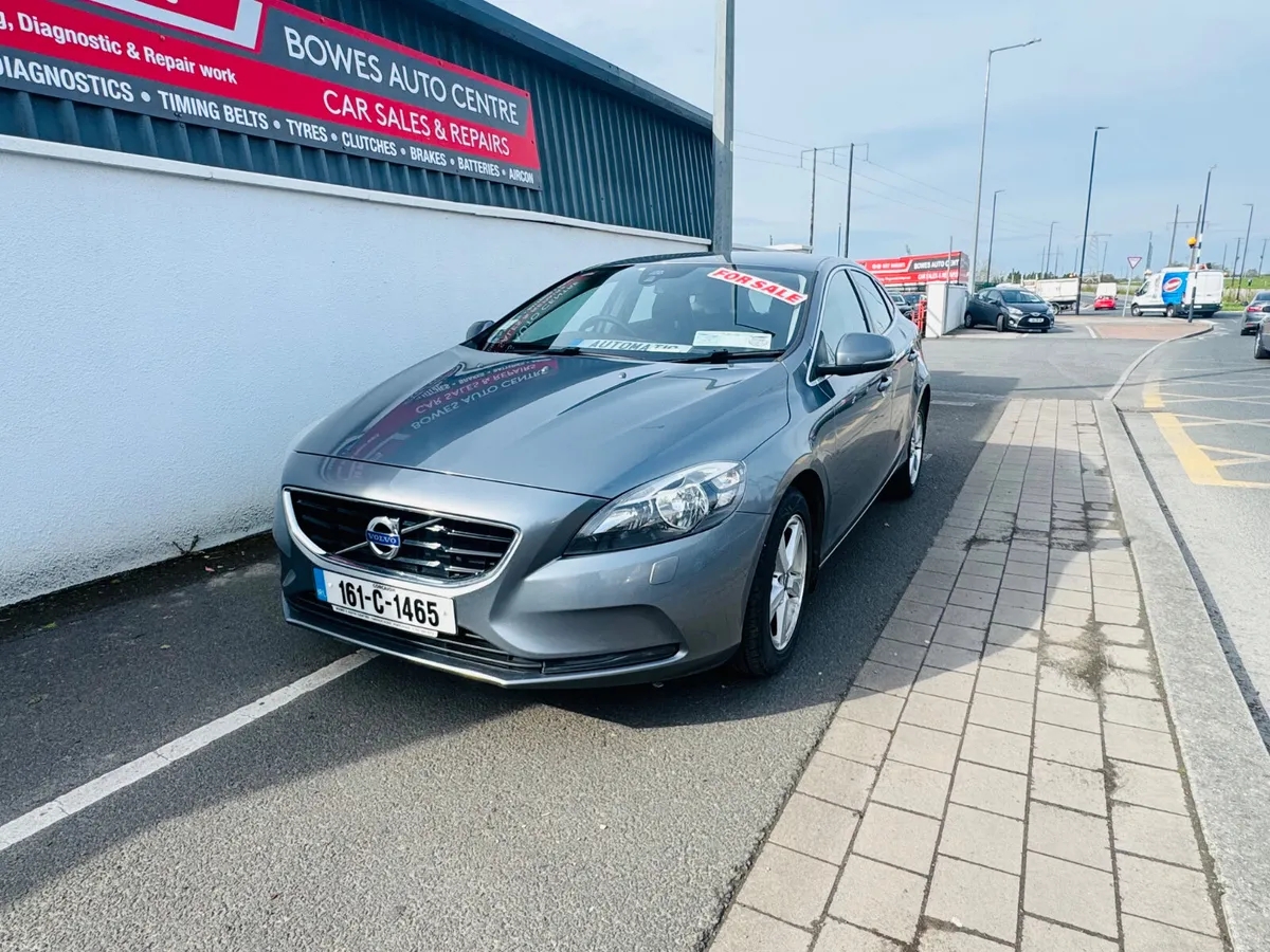 Volvo V40 2016 - Image 1