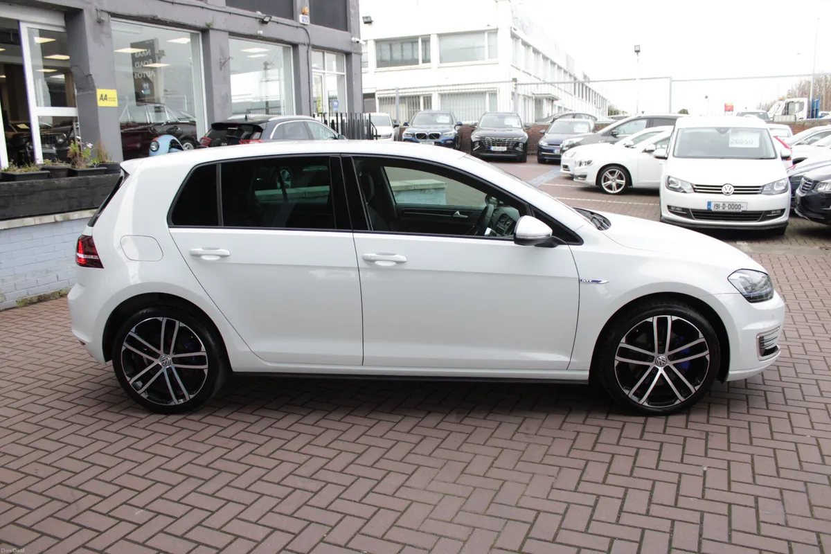 2016 VOLKSWAGEN GOLF GTE 1.4 PETROL PLUG-IN HYBRID - Image 3