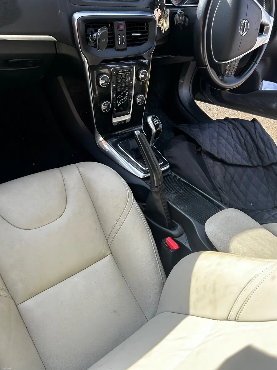 Volvo V40 2016 - Image 3