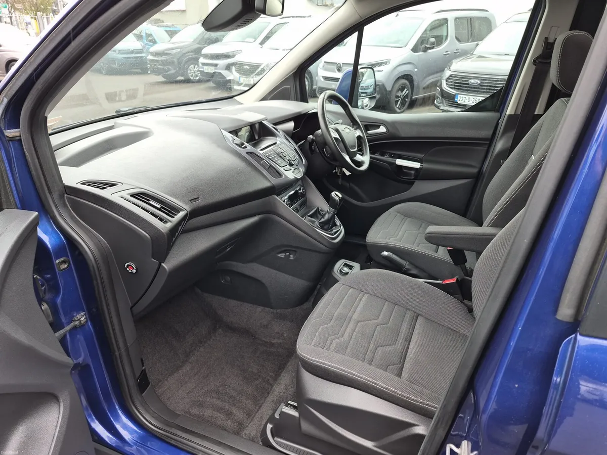 Ford Tourneo Connect Wheelchair Access - Image 3
