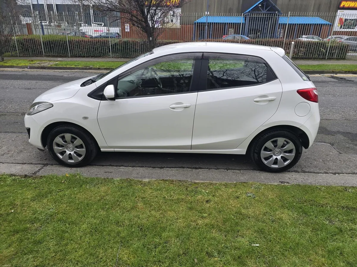 2012 Mazda Demio - Image 4