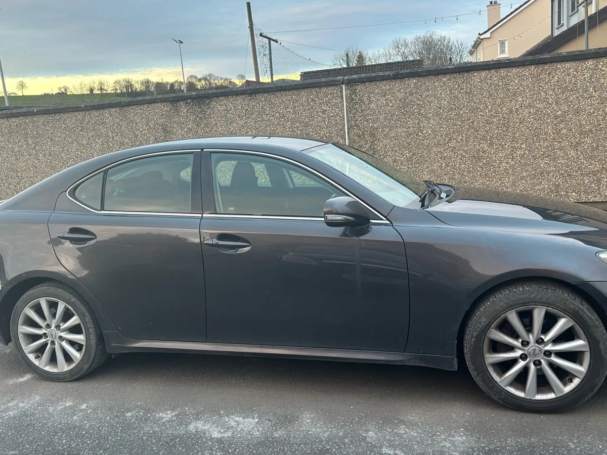2010 Lexus IS220D - Image 2