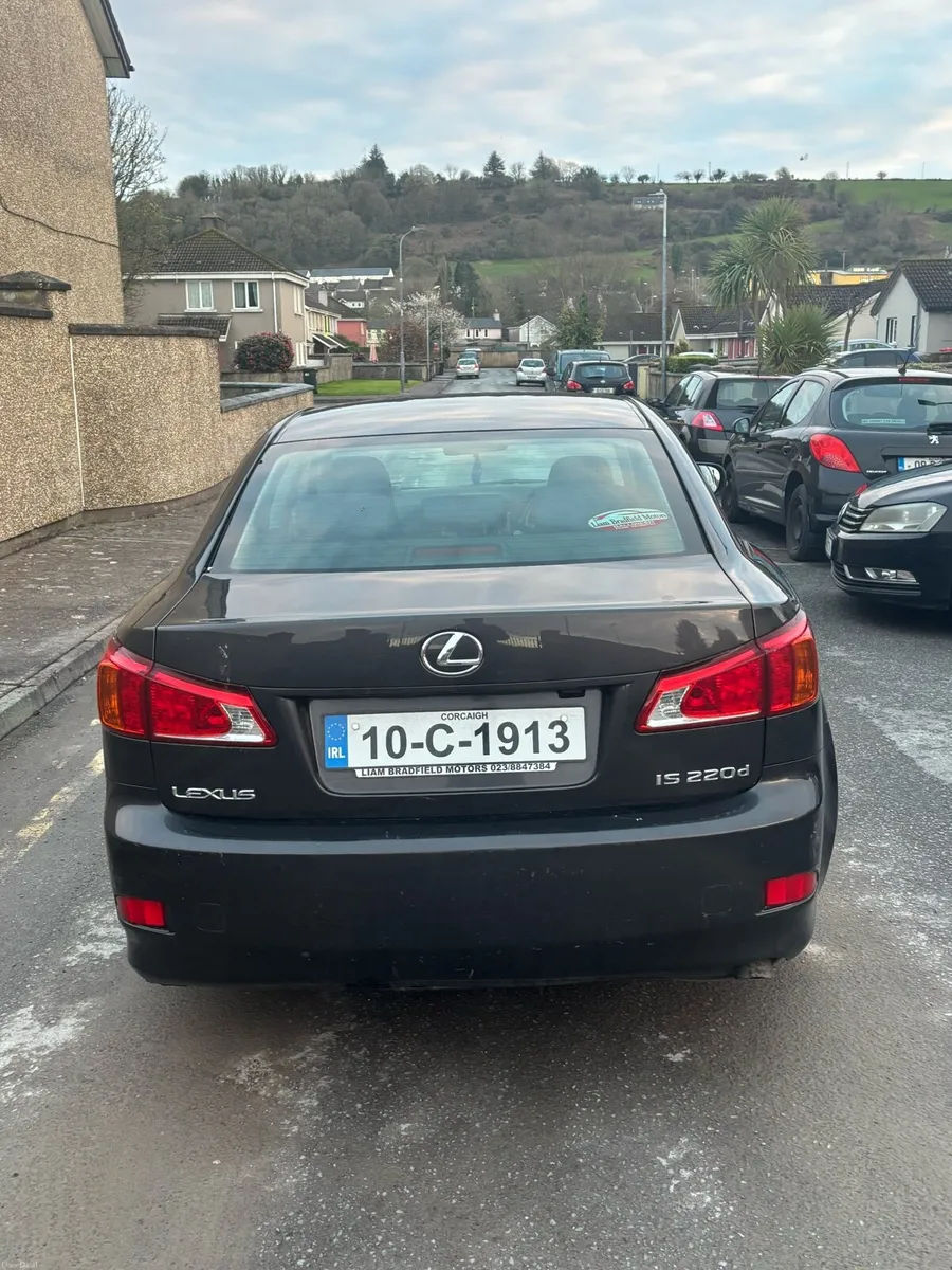 2010 Lexus IS220D - Image 4