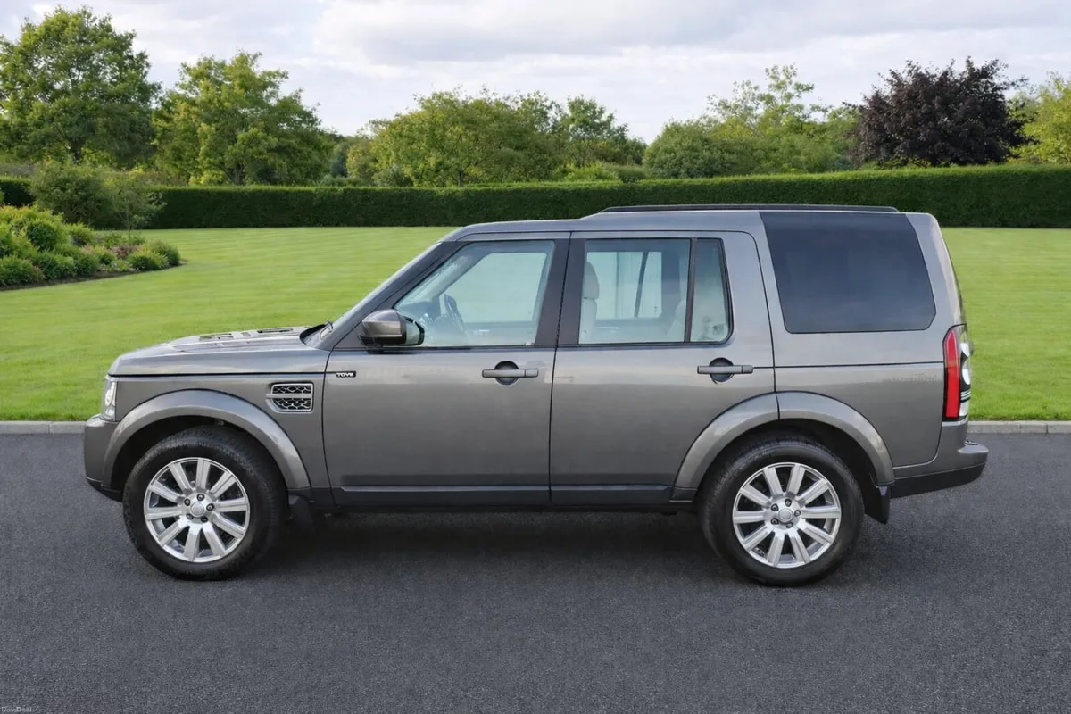 152 Stunning Discovery  5 seat  €333 tax CrewCab - Image 4