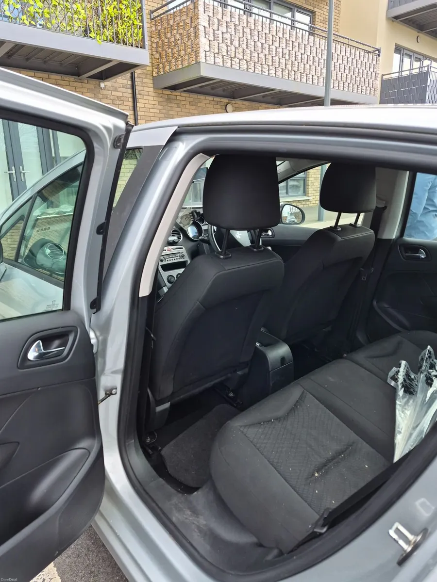 Peugeot 308 2012 - Image 2