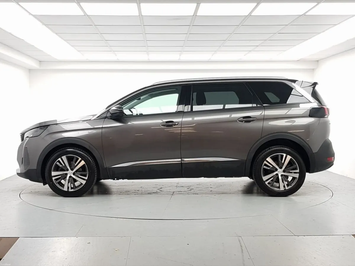 Peugeot 5008 1.2 PureTech 130bhp Allure - Image 5