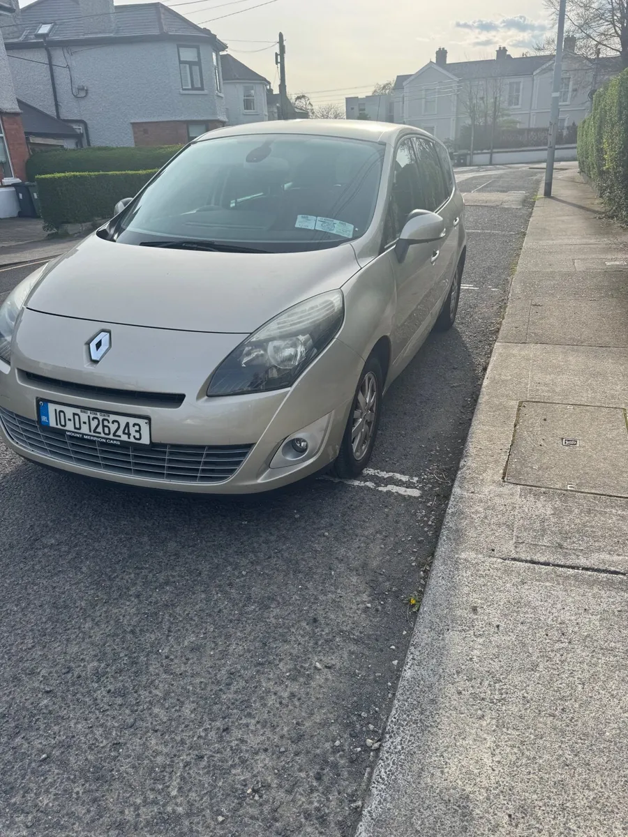 Renault Grand Scenic 2010 - Image 1