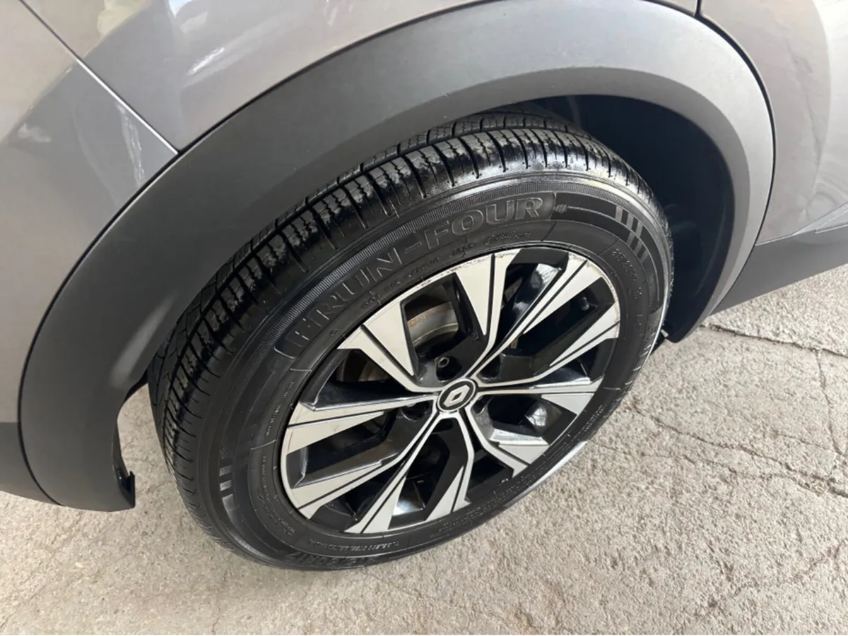 Renault Captur EVOLUTION TCE 140 AUTO MY23 5DR - Image 2