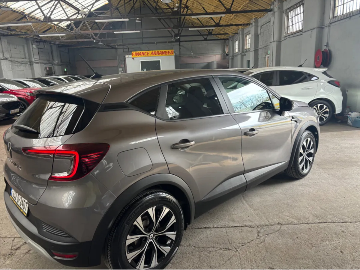 Renault Captur EVOLUTION TCE 140 AUTO MY23 5DR - Image 4