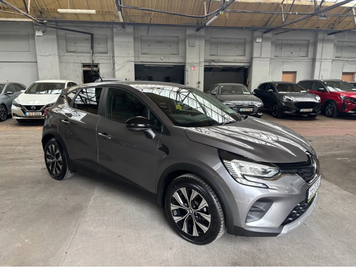 Renault Captur EVOLUTION TCE 140 AUTO MY23 5DR - Image 1