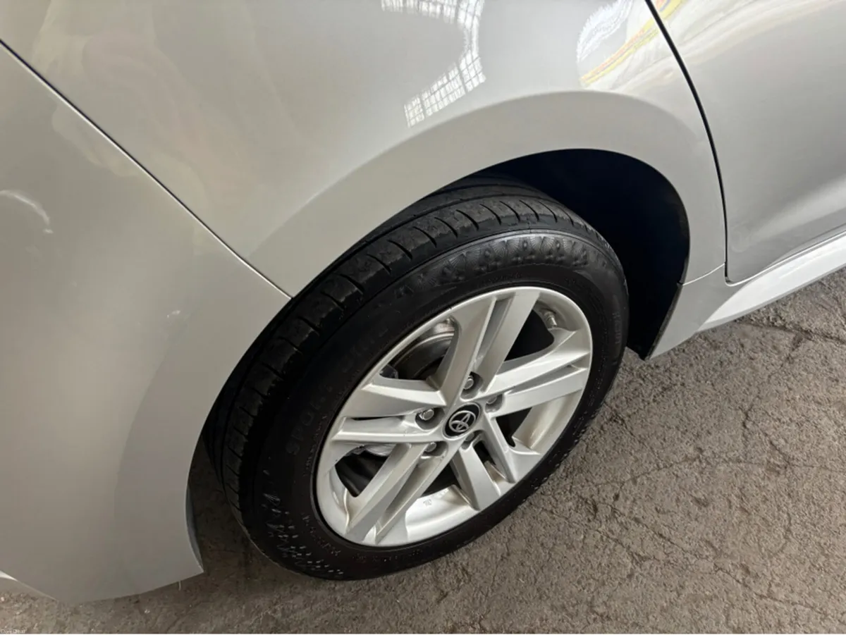 Toyota Corolla HYBRID LUNA H/B AUTO A 4DR - Image 3