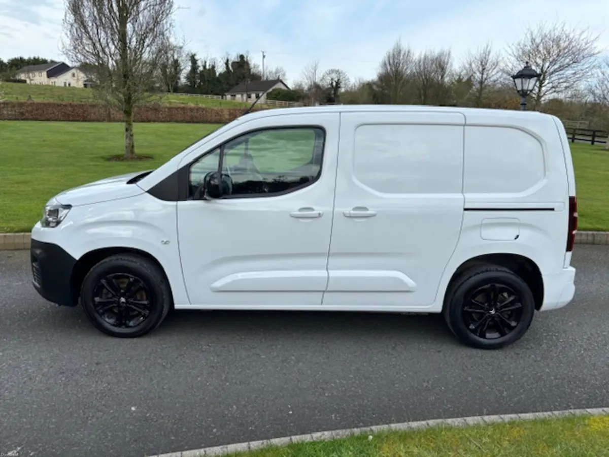 Citroen Berlingo 2023 - Image 4