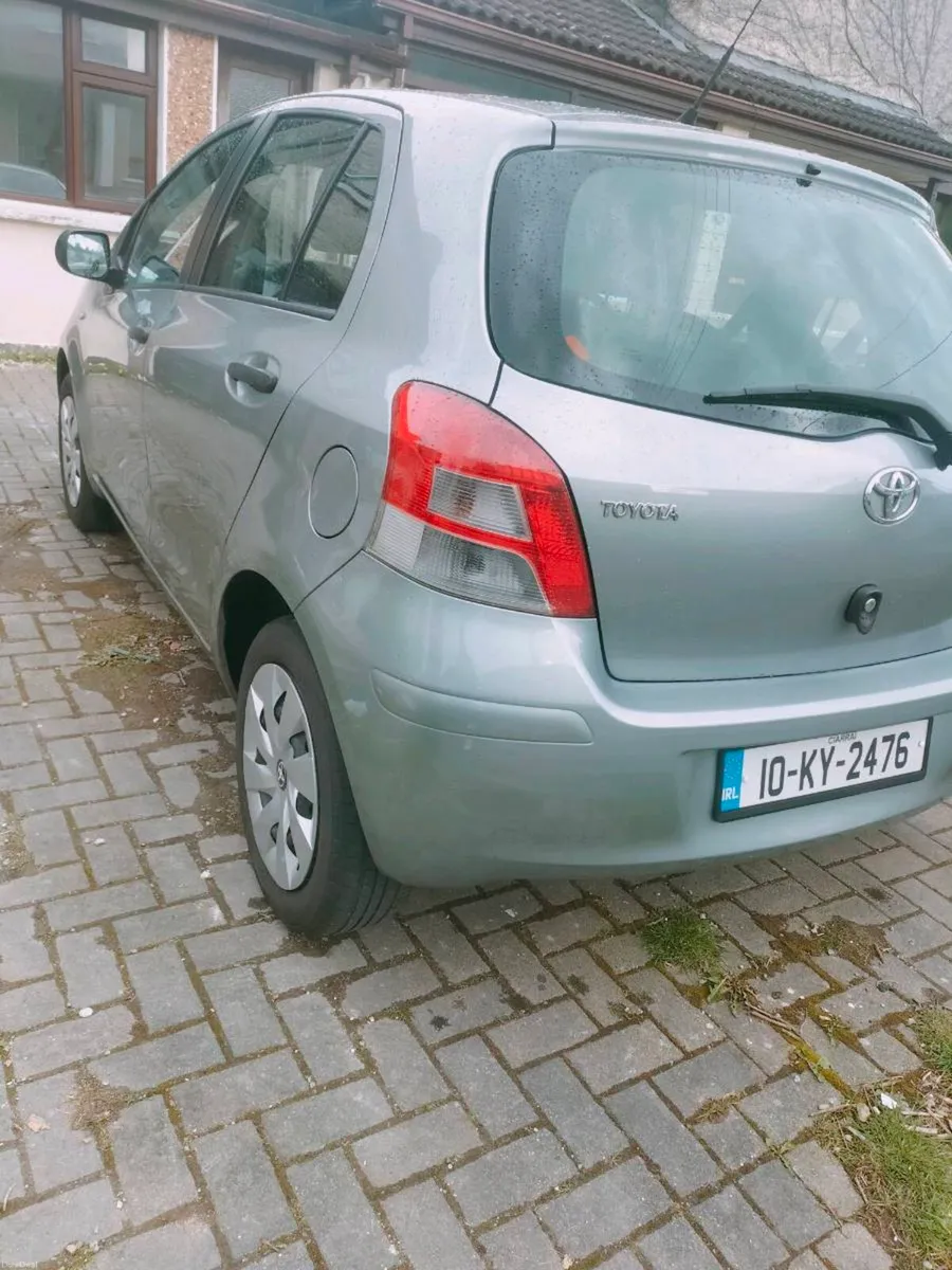 Toyota Yaris 2010 - Image 4
