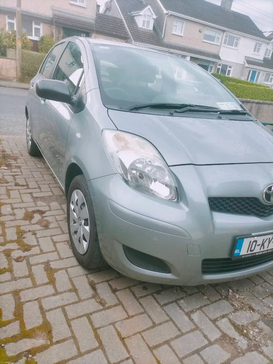 Toyota Yaris 2010 - Image 1